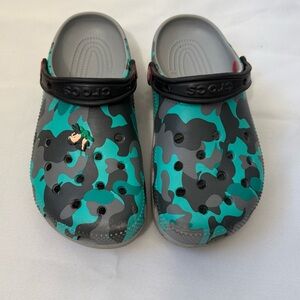 Crocs Star Wars The Mandalorian Disney Clogs Adult Size Mens 7/ Womens 9 Camo